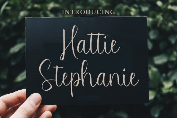 Hattie Stephanie: A Handwritten Font for Editorial Warmth
